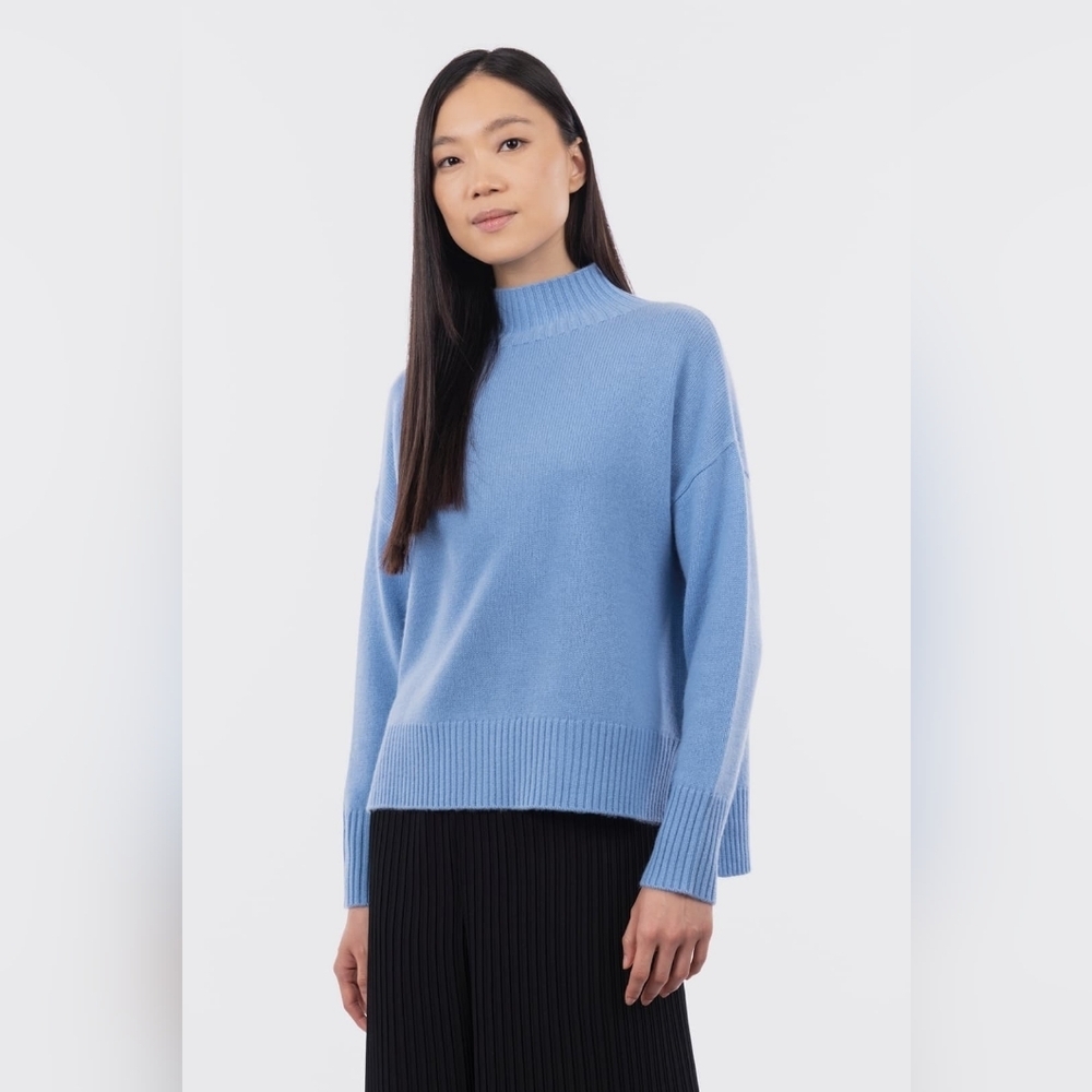 100% Cashmere Classic Mock Neck Sweater in Light Blue
